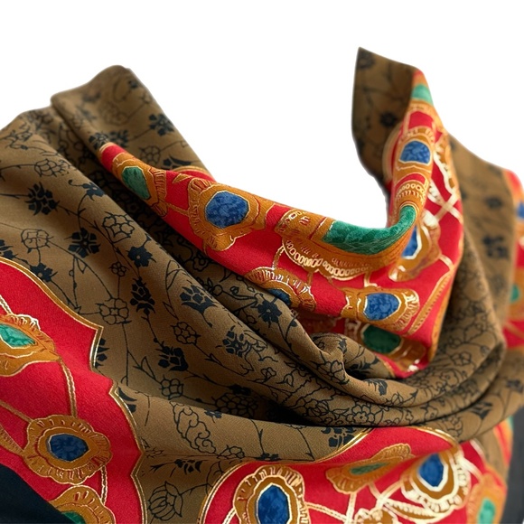 VAKKO Vintage Silk Scarf โ 34" Square โ Metallic Accents โ Made in Turkey - Picture 4 of 8